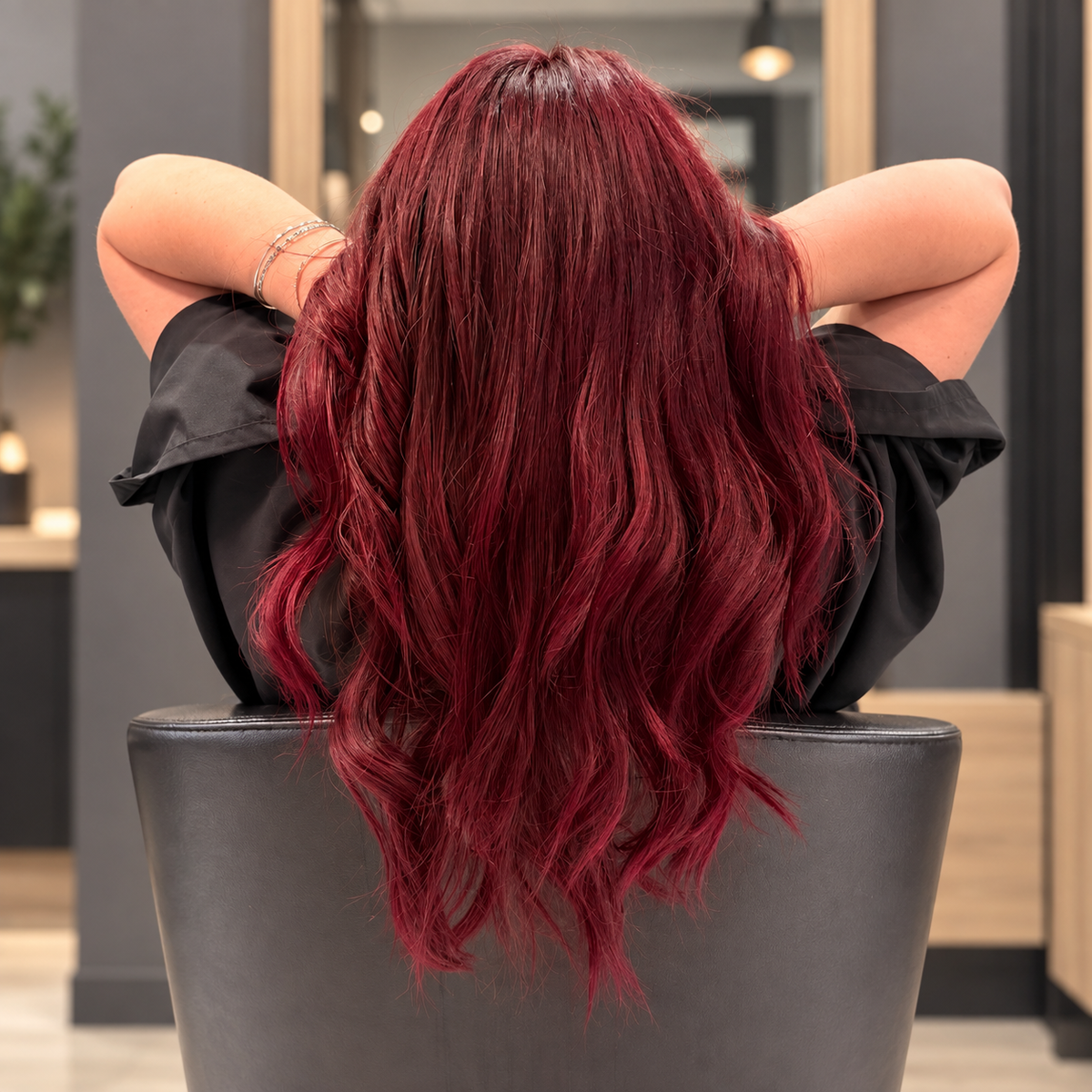 Coloration rouge intense sur cheveux longs