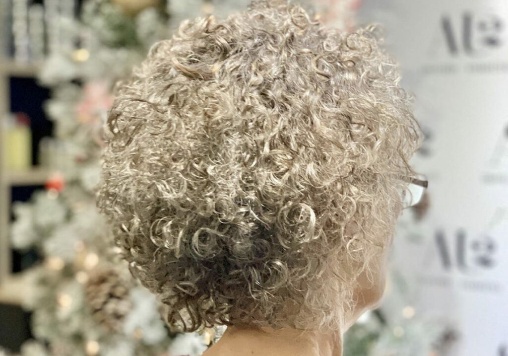 Quelle coupe pour les cheveux frisés